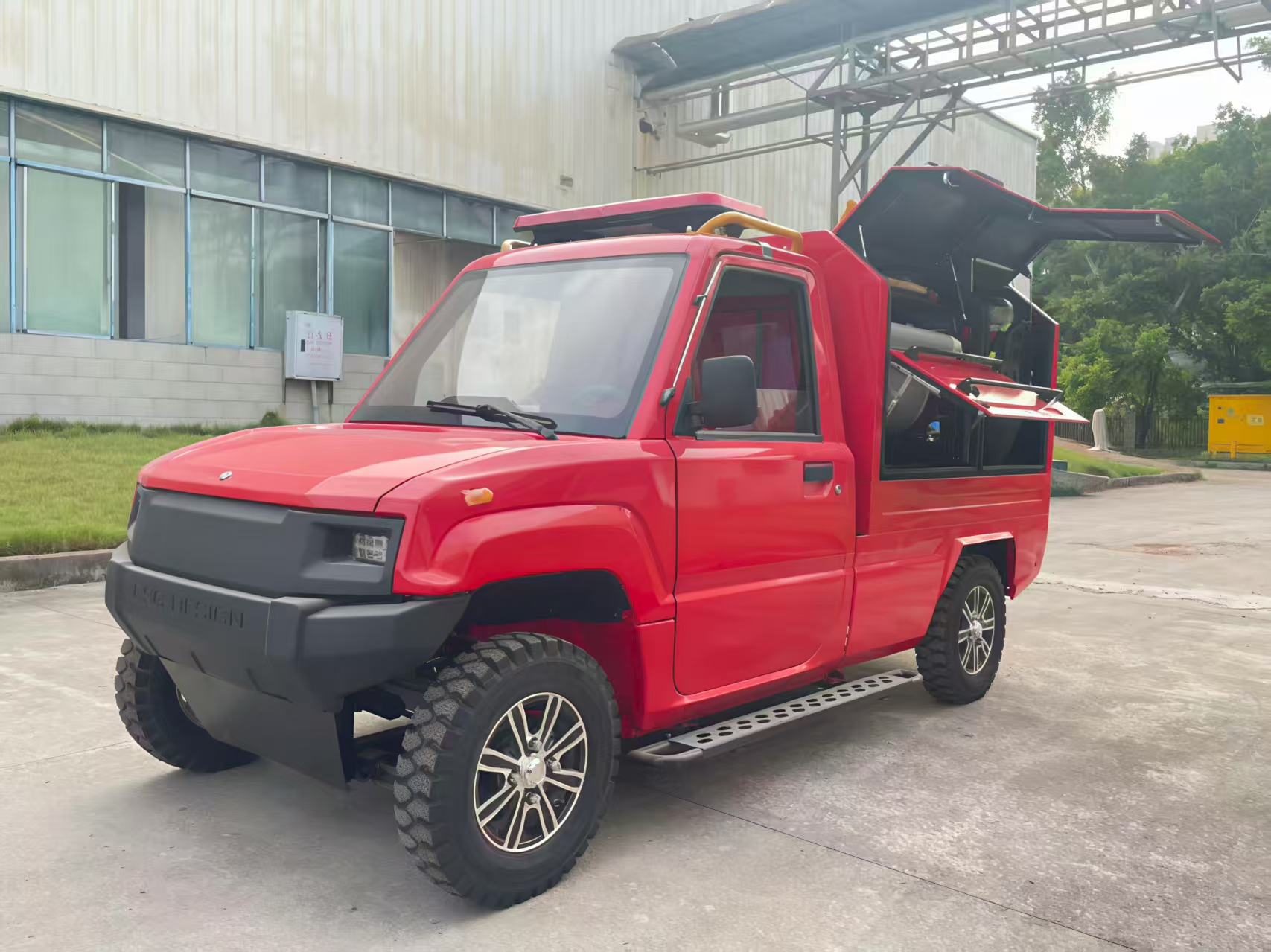 Bagaimana dia menjalankan dia menjalankan Teknologi Mini Fire Truck Address EV Risiko Kebakaran di Komunitas, Tempat Parkir dan Mal?